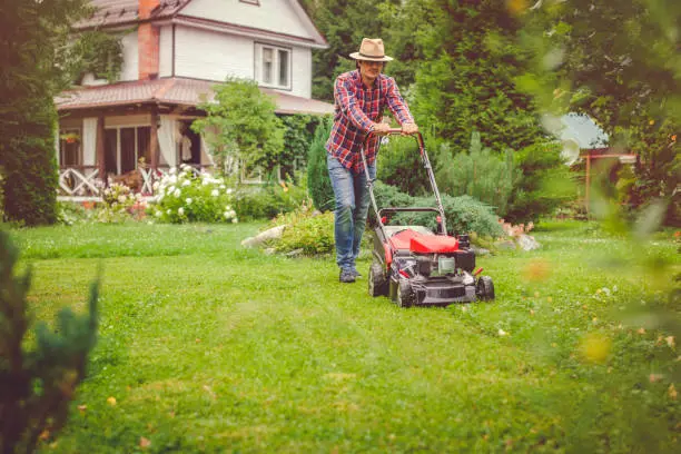 Can you mow wet grass in Davenport, IA